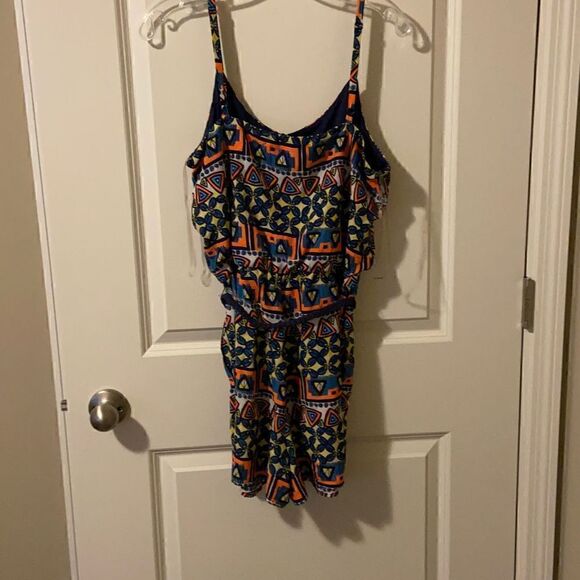 Love Reign Romper   - Picture 4 of 5